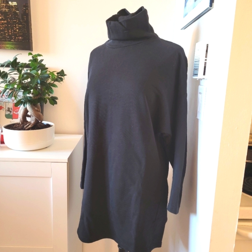 COS Oversized Turtleneck Sweater in 100% cotton - Size S - Black